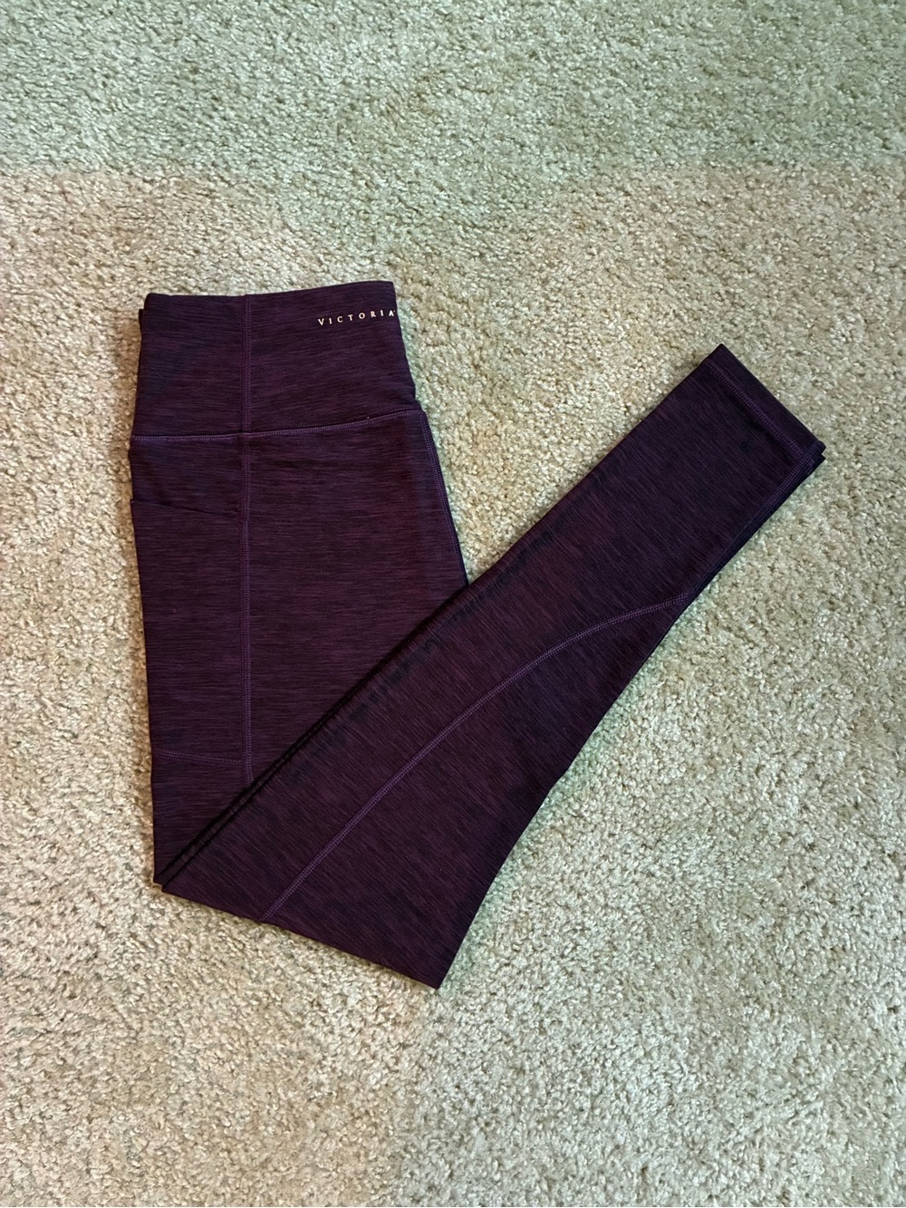 Victoria’s Secret Sport Heathered Plum Leggings – Size 10